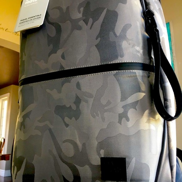 Gry Mattr Backpack With Hidden Compartment And USB - Picture 3 of 9